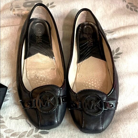 8,5 Michael Kors MK black Fulton ballet shoes flats loafers guc - Picture 1 of 8